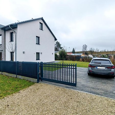 בירקנוורדר Bohnapartments Luxury Villa Berlin - 210Qm - Wintergarten - Kamin - 4 Kostenlose Parkplaetze - 6 Schlafzimmer - Neubau - Luxusausstattung מראה חיצוני תמונה