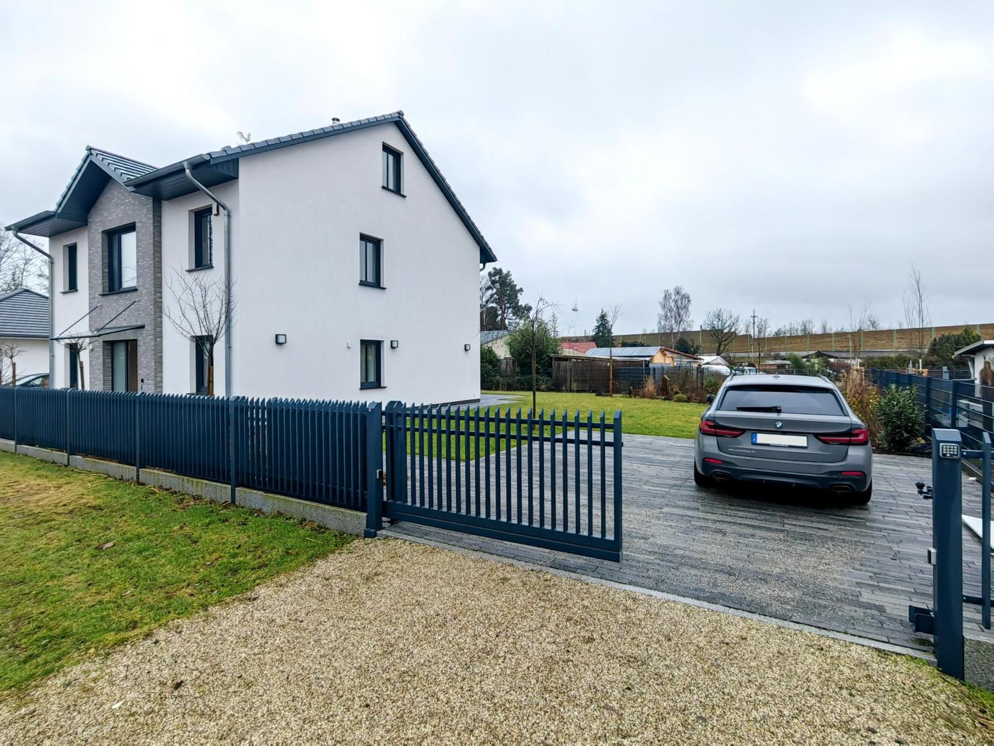 בירקנוורדר Bohnapartments Luxury Villa Berlin - 210Qm - Wintergarten - Kamin - 4 Kostenlose Parkplaetze - 6 Schlafzimmer - Neubau - Luxusausstattung מראה חיצוני תמונה