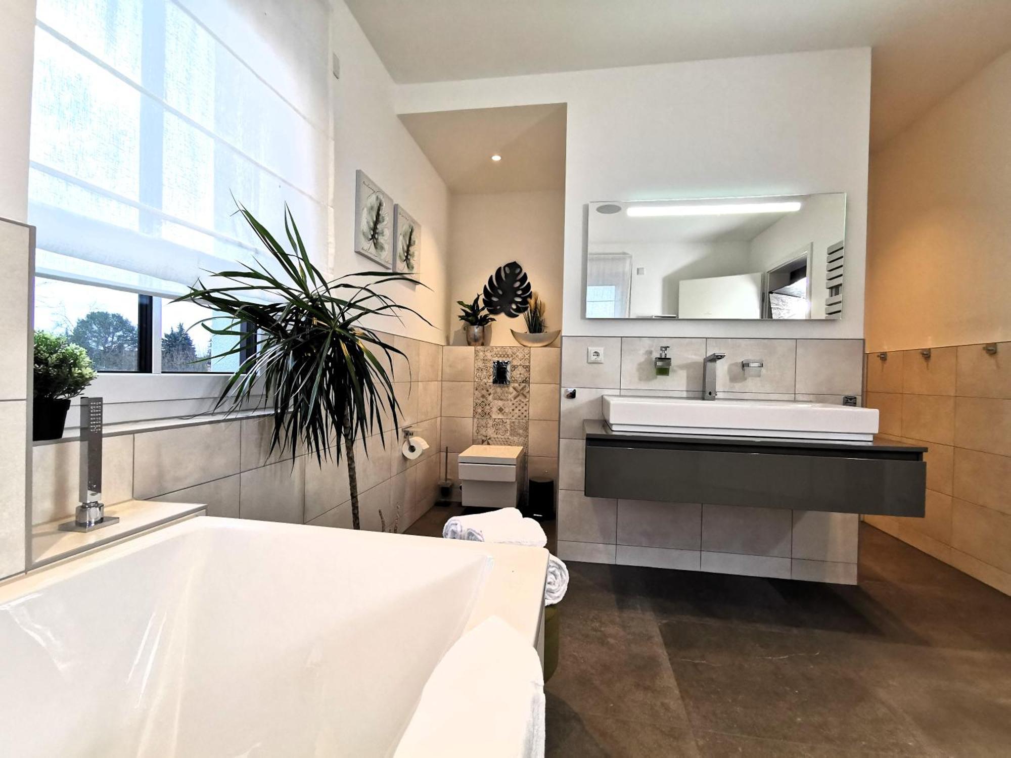 בירקנוורדר Bohnapartments Luxury Villa Berlin - 210Qm - Wintergarten - Kamin - 4 Kostenlose Parkplaetze - 6 Schlafzimmer - Neubau - Luxusausstattung מראה חיצוני תמונה