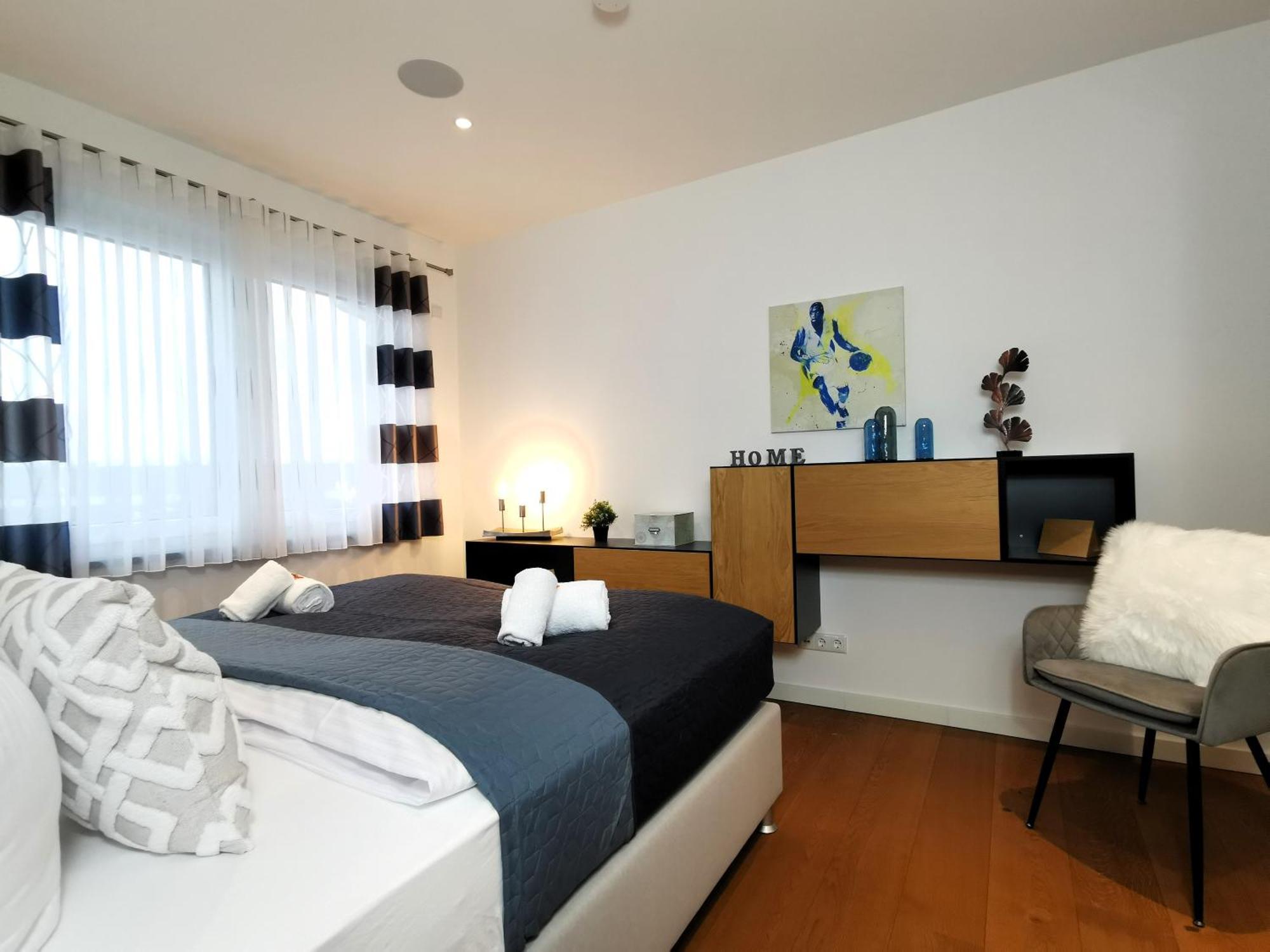 בירקנוורדר Bohnapartments Luxury Villa Berlin - 210Qm - Wintergarten - Kamin - 4 Kostenlose Parkplaetze - 6 Schlafzimmer - Neubau - Luxusausstattung מראה חיצוני תמונה