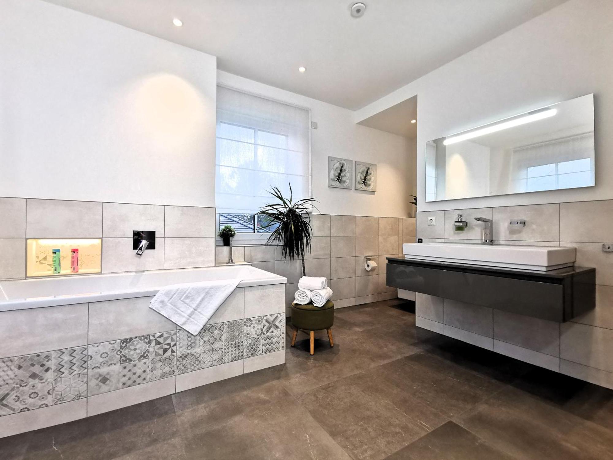 בירקנוורדר Bohnapartments Luxury Villa Berlin - 210Qm - Wintergarten - Kamin - 4 Kostenlose Parkplaetze - 6 Schlafzimmer - Neubau - Luxusausstattung מראה חיצוני תמונה
