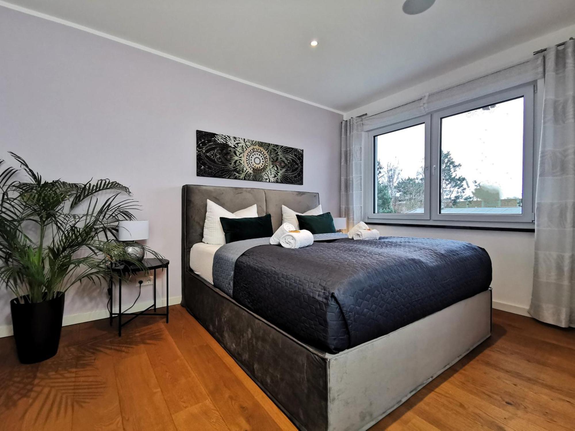 בירקנוורדר Bohnapartments Luxury Villa Berlin - 210Qm - Wintergarten - Kamin - 4 Kostenlose Parkplaetze - 6 Schlafzimmer - Neubau - Luxusausstattung מראה חיצוני תמונה