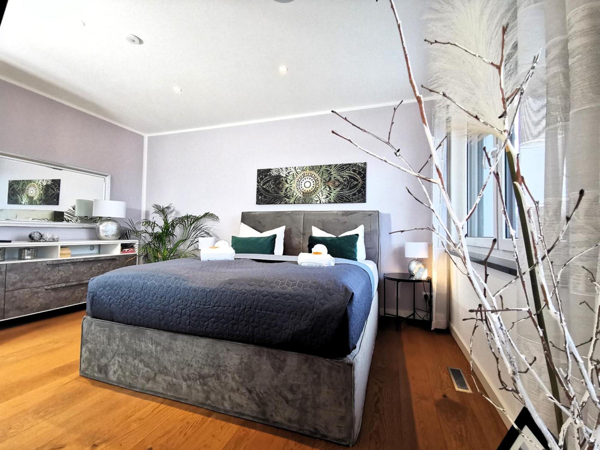 בירקנוורדר Bohnapartments Luxury Villa Berlin - 210Qm - Wintergarten - Kamin - 4 Kostenlose Parkplaetze - 6 Schlafzimmer - Neubau - Luxusausstattung מראה חיצוני תמונה