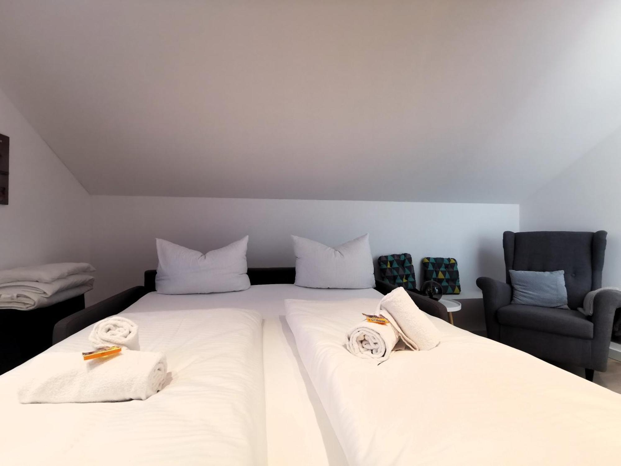 בירקנוורדר Bohnapartments Luxury Villa Berlin - 210Qm - Wintergarten - Kamin - 4 Kostenlose Parkplaetze - 6 Schlafzimmer - Neubau - Luxusausstattung מראה חיצוני תמונה
